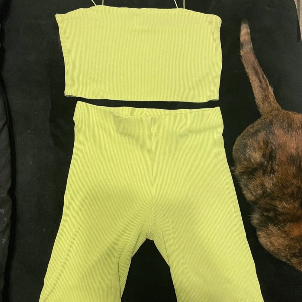 2 piece set, neon color.